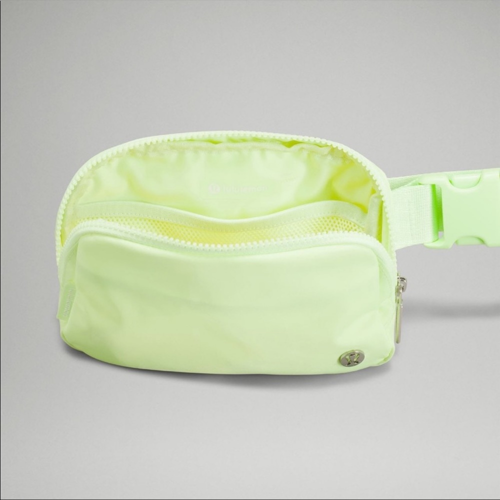 🍋Lululemon Everywhere Belt Bag Extended Strap in Faded Zap - Picture 3 of 9